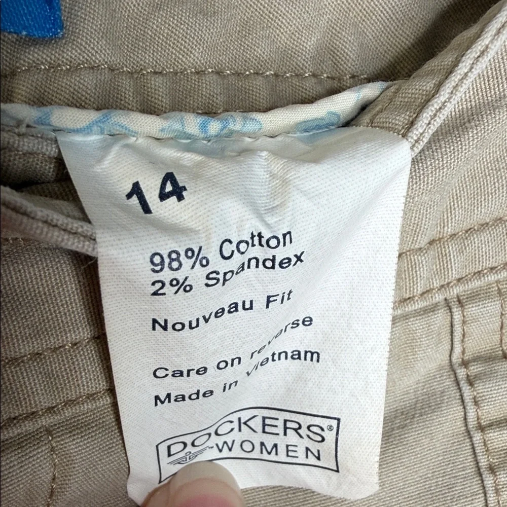 Dockers Women's Tan Cargo Shorts